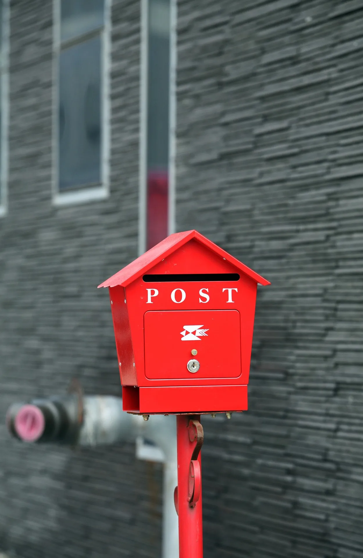 E-mail